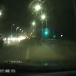 [動画0:25]前を走る車が事故・・・！突然の事態に急ブレーキの結果