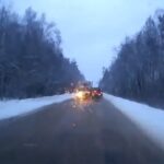 [動画0:40]雪道で対向車のトラックが突っ込んでくる映像が怖すぎる