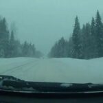 [動画0:23]雪道を100km/h以上で走行した結果