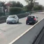 [動画0:16]高速道路を逆走する老人、正面衝突する