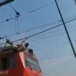 [動画3:48]ロシア人、列車の上でやりたい放題。最後は・・・