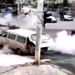 [動画0:38] 武漢で爆発！交差点が破壊される！