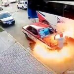 [動画3:36] メキシコのタクシー、炎に包まれる
