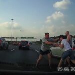 [動画0:26] 高速道路で喧嘩をするロシア人、最後が気になる・・・