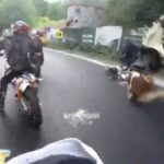 [動画1:00] 馬、事故に巻き込まれる