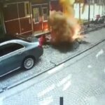 [動画1:21] 道路を掘削する男性、突然の爆発に巻き込まれる