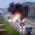 [動画0:11] トラックが爆発炎上！運転手は・・・