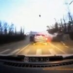 [動画0:42] 正面衝突に巻き込まれた車のドラレコ映像、怖すぎ