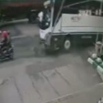 [動画1:00] ブレーキ故障のバスが暴走、バイクを巻き込む