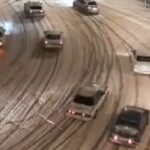 [動画0:31] ロシア人の雪道運転、誰もがこうなの！？