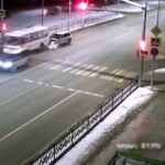 [動画2:29] 猛スピードでバスに追突する事故映像