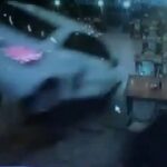 [動画3:35] カフェに突っ込む車、店内が大惨事に・・・
