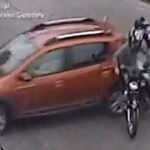 [動画1:36] 信号無視のバイクが衝突、救助されるまでの映像