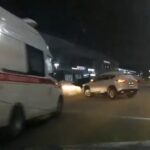 [動画0:47] 救急車が衝突事故、搬送を優先させる