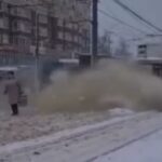 [動画0:23] ロシアの線路の除雪、ひどすぎる・・・
