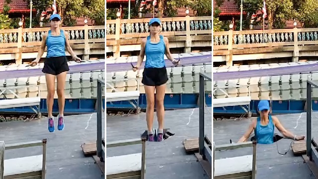 [動画1:03] 桟橋で縄跳びをする女性、突然消える