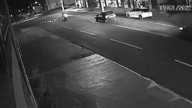 [動画1:17] ブラジル人、中国製バイクで重傷を負う