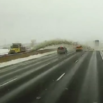 [動画1:09] アメリカの除雪ひどすぎィ！高速道路でとんでもない事故