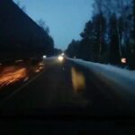 [動画0:41] トラック、すれ違いざまにタイヤ攻撃