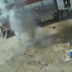 [動画0:44] イエメン人男性、タイヤの爆発で飛び立つ