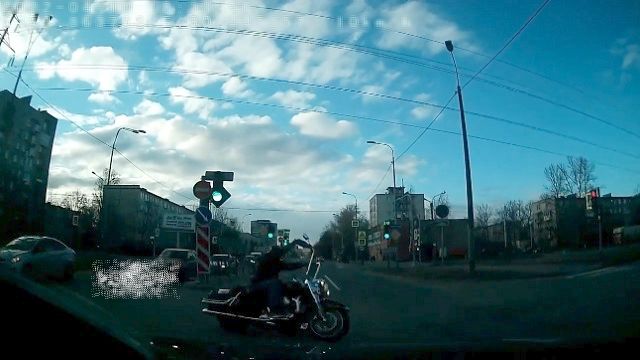 [動画0:25] ライダーさん、バイクシーズン早々に事故っちゃうｗｗｗ