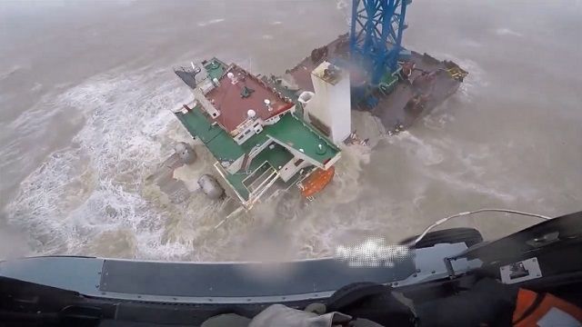 [動画1:01] 台風さん、南シナ海で中国にお仕置き
