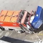 [動画2:00] -閲覧注意- ゴミ収集車の作業員、積込み装置に頭を潰される
