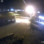 [動画0:50] 故障トラック、河川敷に向かって暴走