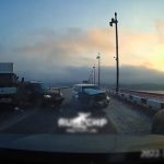 [動画1:00] 橋の路面が凍結、五台の車両が事故