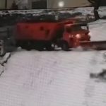 [動画0:38] ロシアの除雪車、めっちゃ滑ってて除雪どころじゃないｗｗｗ