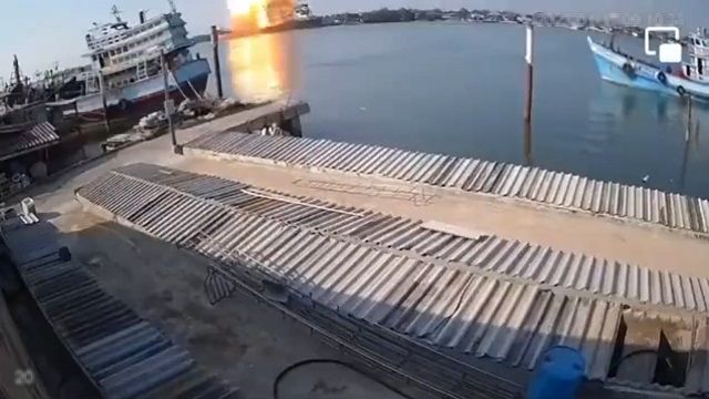 [動画0:30] タイ、石油タンカーの爆発がヤバい