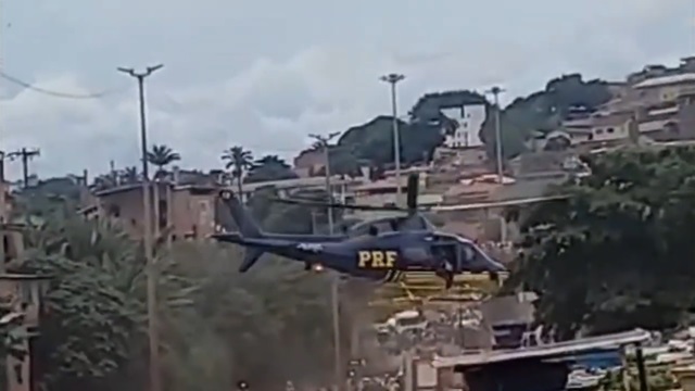[動画0:21] ドクターヘリ、負傷者を乗せて離陸するも不時着