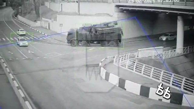 [動画0:11] ロシア、近距離対空防御システムを自滅させる