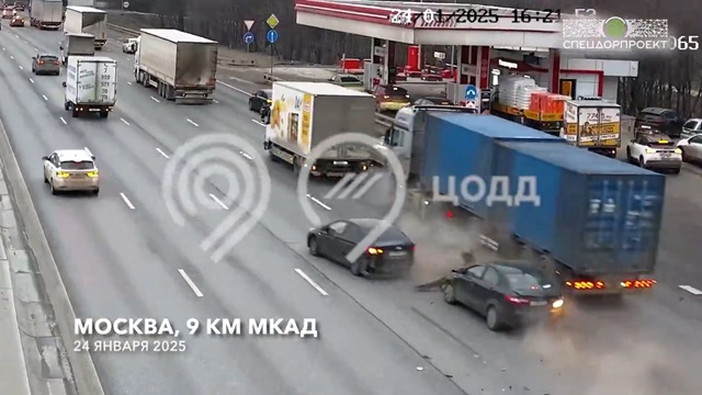 [動画0:37] ロシアのトラック運転手、頭おかしすぎ